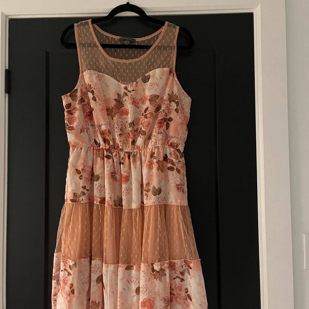 Suzy Shier Floral Peach Dress